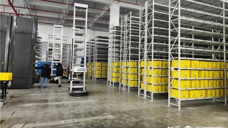 电动叉车锂电池：揭秘其批发价格背后的因素